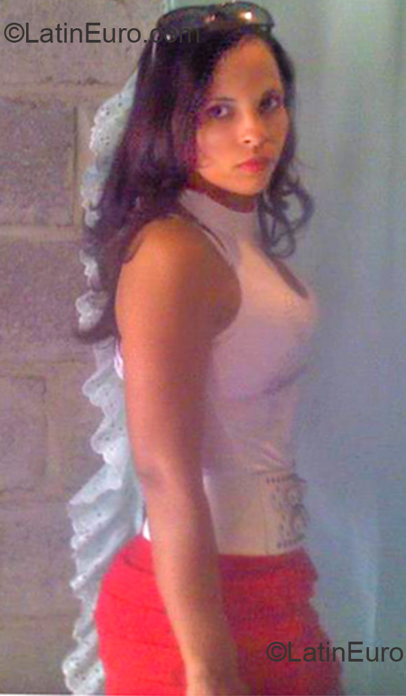 Date this happy Dominican Republic girl Mercedes2011 from Santiago DO12243