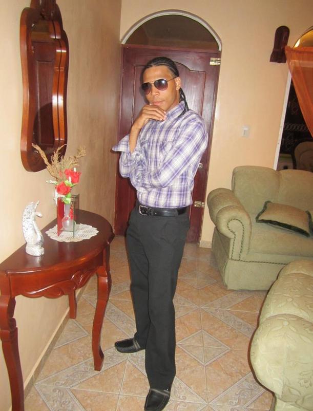 Date this tall Dominican Republic man Jorge Luis De L from Bonao DO12162