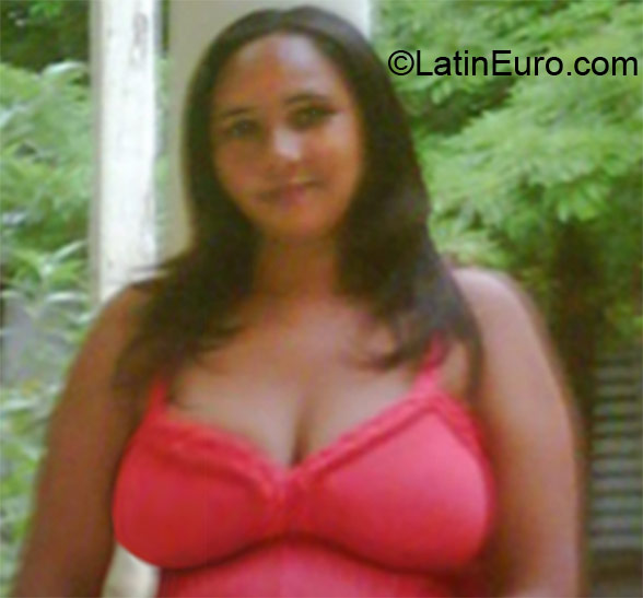 Date this exotic Dominican Republic girl ROSALEIDA from Santo Domingo DO12271