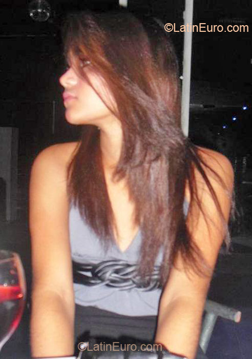 Date this tall Dominican Republic girl Carolyn Vasquez from Santo Domingo DO12355