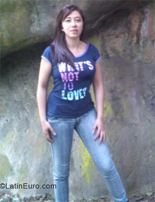 Date this sultry Colombia girl Carolina from Bogota CO11295