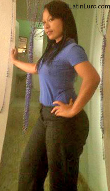 Date this young Dominican Republic girl Aracelys from Santiago DO13714