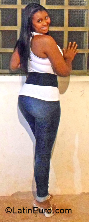 Date this charming Brazil girl Lidiane from Anapolis BR7105