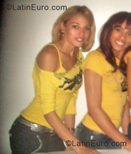 Date this gorgeous Dominican Republic girl Johanny from Santiago DO12414