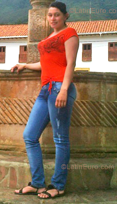 Date this hot Colombia girl Aydibe from Bogota CO11314