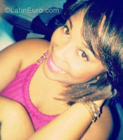 Date this happy Dominican Republic girl Patty from Santo Domingo DO12434