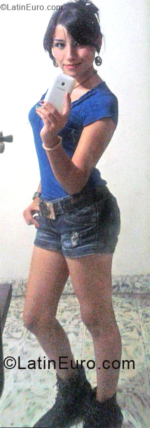 Date this athletic Colombia girl Vrinda from Cali CO11372