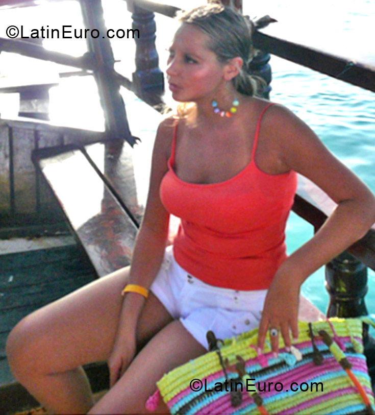 Date this beautiful Colombia girl Maria fernanda from Pereira CO11387