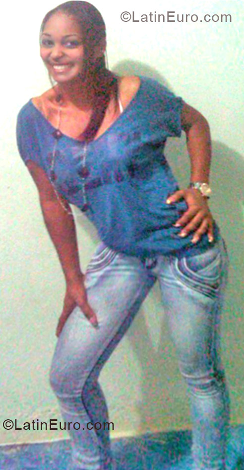 Date this gorgeous Dominican Republic girl Wendy rodrig from Santiago DO12561