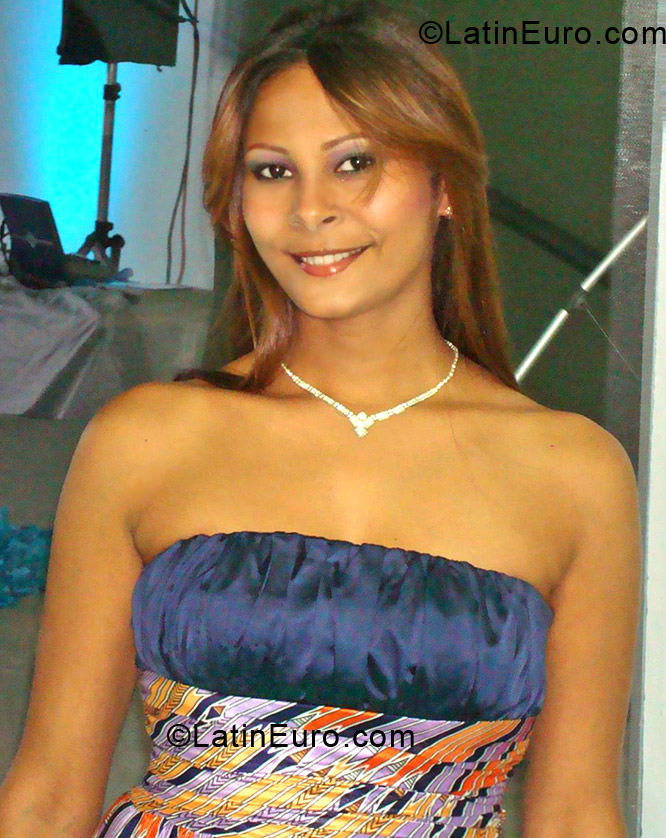 Date this georgeous Dominican Republic girl Yiser from Espaillat Moca DO12644
