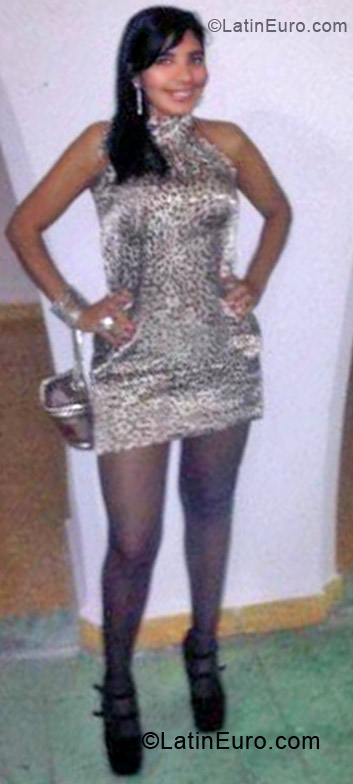 Date this athletic Dominican Republic girl Carmen from Rep Dom DO12663