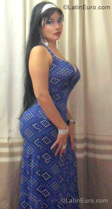 Date this foxy Colombia girl Jenni from Medellin CO11445