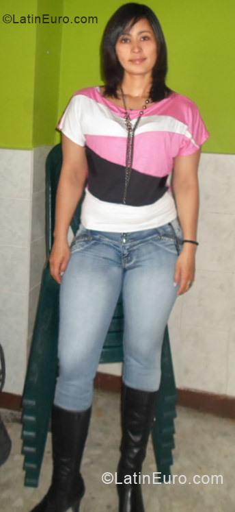 Date this foxy Colombia girl Paula andrea from Bogota CO11452