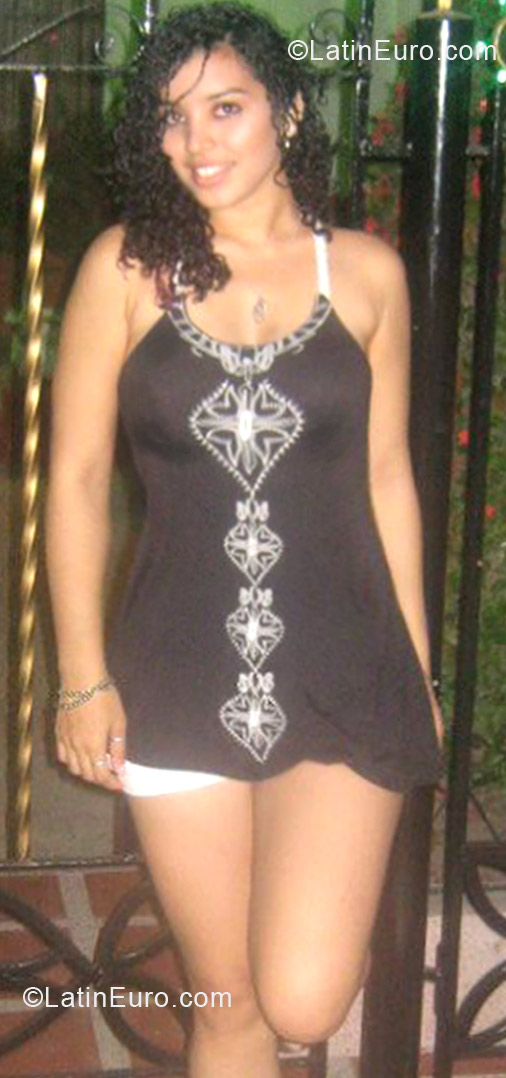 Date this exotic Colombia girl Edith from Barranquilla CO11454