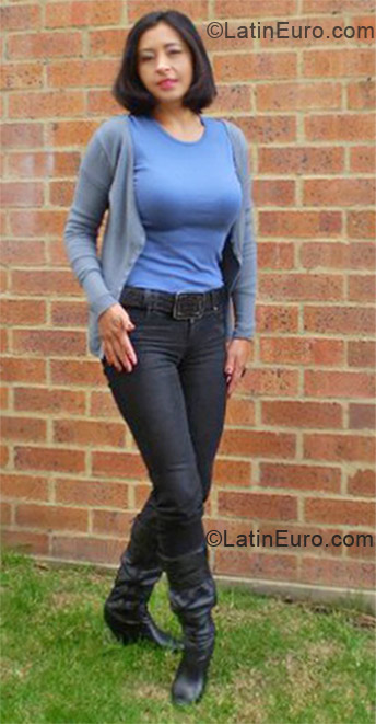 Date this tall Colombia girl Luz Adriana from Bogota CO14189