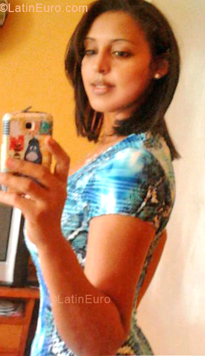 Date this hard body Colombia girl Julieth from Cartagena CO11488