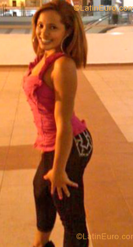 Date this stunning Dominican Republic girl Ruth esther her from Barahona DO12835