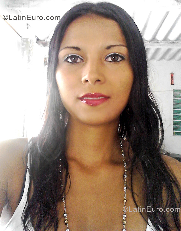 Date this lovely Colombia girl Mary from Santa Marta CO11505