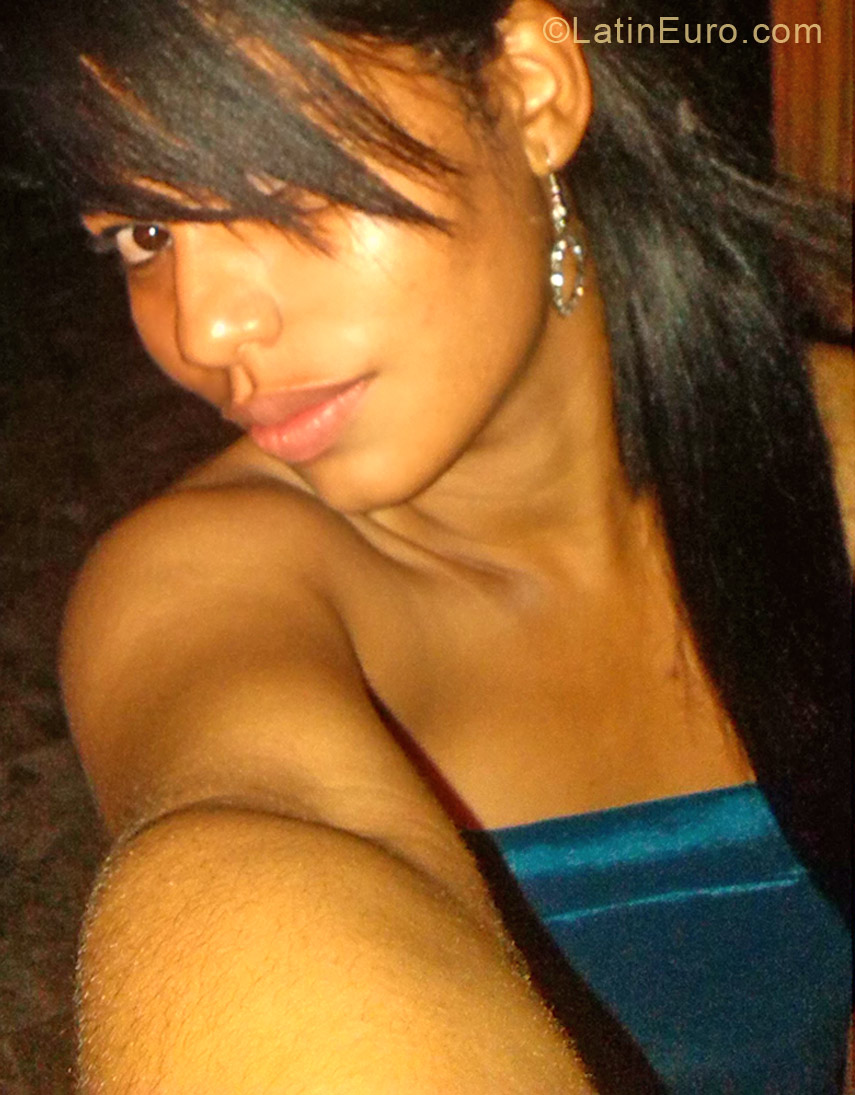Date this attractive Dominican Republic girl Noraida from Santo Domingo DO12947