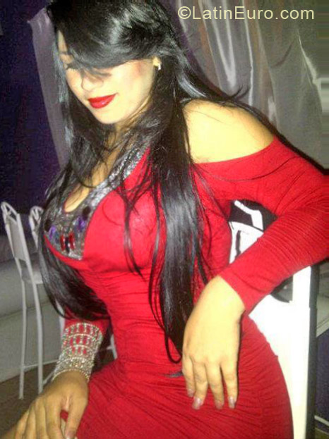 Date this foxy Colombia girl Carla from Cali CO11534