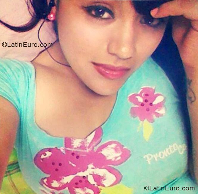 Date this delightful Colombia girl Sofia from Bogota CO11542