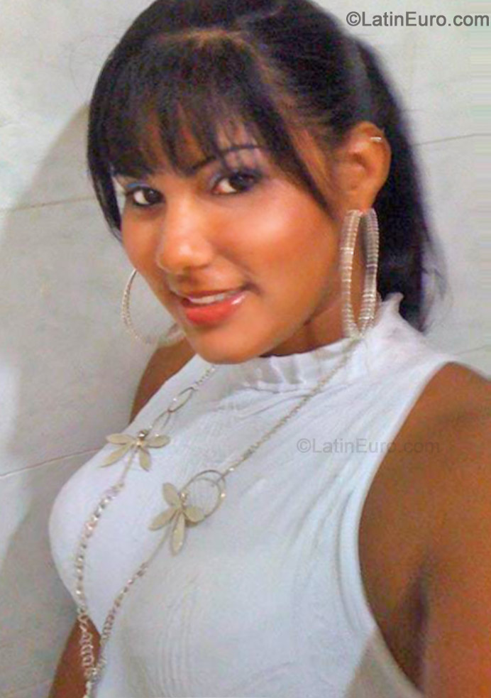 Date this voluptuous Dominican Republic girl Mabel from La Vega DO16079