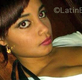 Date this happy Dominican Republic girl Damara from Santo Domingo DO13127