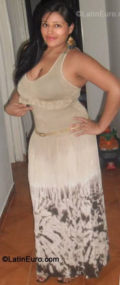 Date this charming Colombia girl Andrea from Cali CO11626