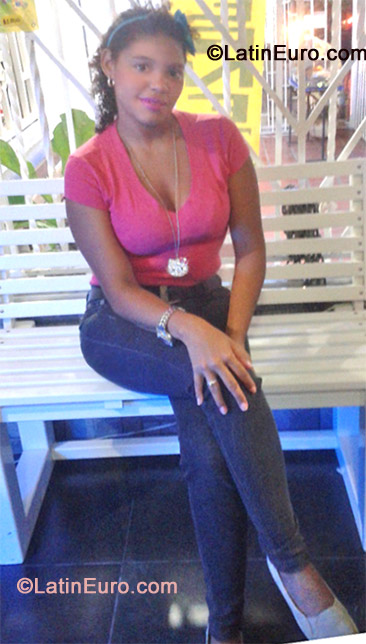 Date this charming Colombia girl Michell from Barranquilla CO11625