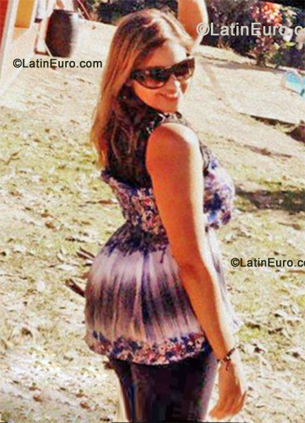 Date this foxy Brazil girl Marlete from Brasilia BR7237