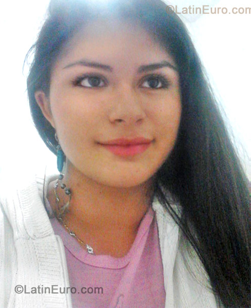Date this georgeous Colombia girl Soraya from Bogota CO11636