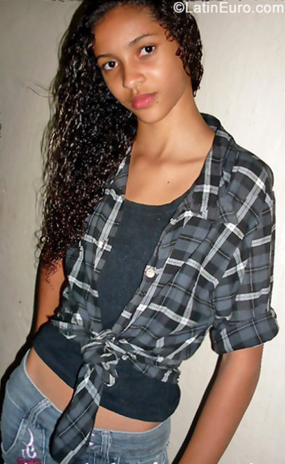 Date this exotic Brazil girl Thays from Quedas Do Iguacu BR7274