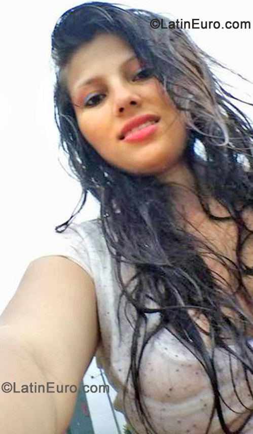 Date this georgeous Colombia girl KERLY JOHANNA from Neiva Huila CO11705