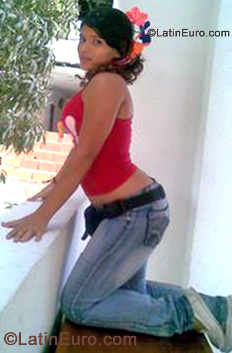 Date this stunning Colombia girl Daily de la pea from Barranquilla CO11716