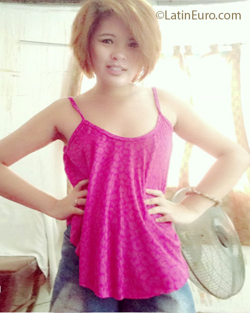 Date this funny Philippines girl April from Manila PH527