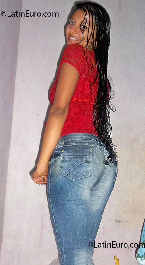 Date this funny Brazil girl Erika from Brasilia BR7325