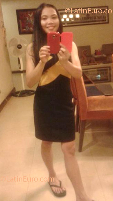 Date this charming Philippines girl Neriza from Iloilo City PH531