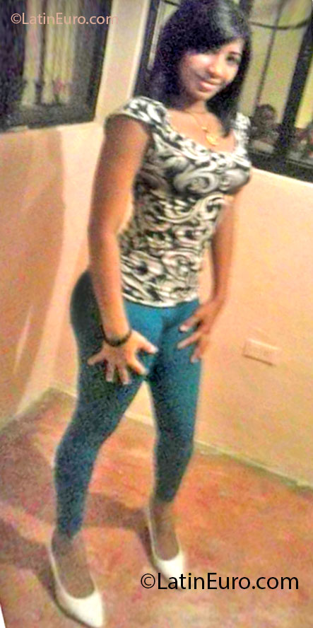 Date this passionate Dominican Republic girl Johannoliz from Santo Domingo DO13933