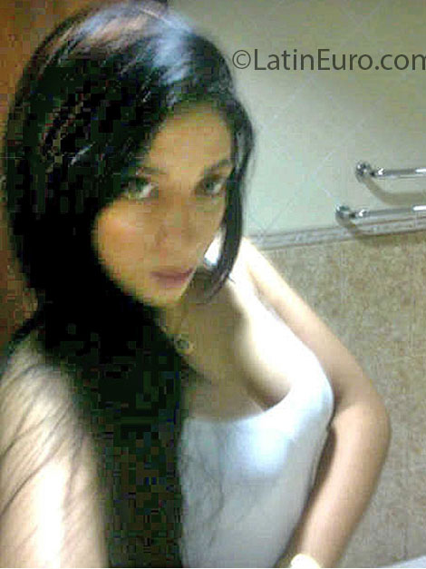 Date this athletic Dominican Republic girl Nathaly from Santiago DO13935