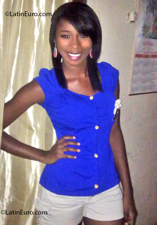 Date this attractive Colombia girl Maira alexandra from Palmira Valle CO11913