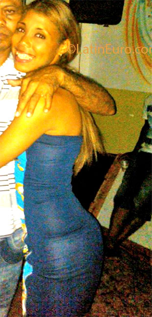 Date this georgeous Dominican Republic girl ELIZABETH from Santo Domingo DO14002