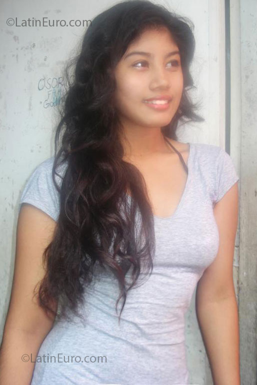 Date this hard body Philippines girl Sairene from Bulacan PH537