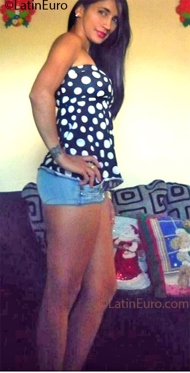 Date this charming Colombia girl Linda Ulloa from Armenia CO11959