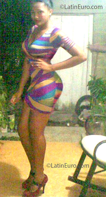 Date this georgeous Dominican Republic girl Yeimi from Santiago DO14116