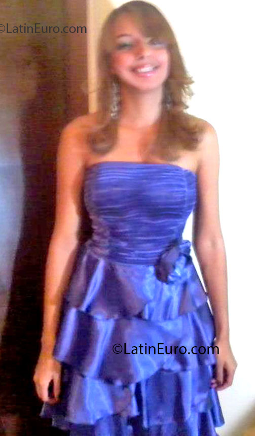 Date this foxy Brazil girl Caroline from Sao Paulo BR7403