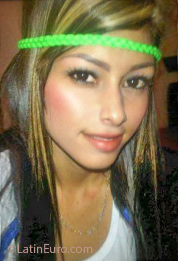 Date this young Colombia girl Monica from Medellin CO12034