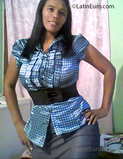 Date this athletic Dominican Republic girl Sujey from San Pedro DO14256