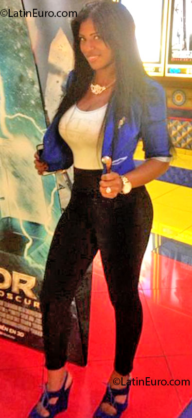 Date this sultry Dominican Republic girl Cindy from Santo Domingo DO14281
