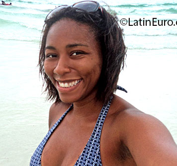 Date this fun Brazil girl Aline from Rio de Janeiro BR7439