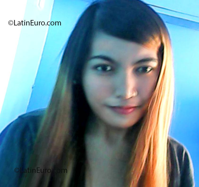 Date this voluptuous Philippines girl Rhona from Pampanga PH545